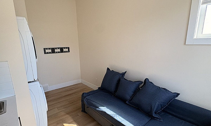 Top Floor Brand New ...
