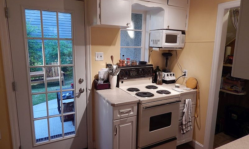 Lovely 2 Bed/1Bath N...