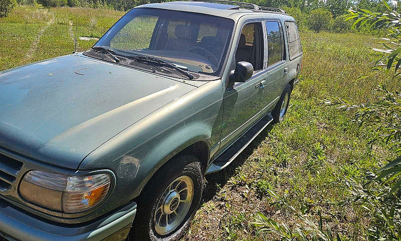 1996 Ford Explorer E...