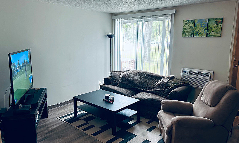 $1270 Sublet Availab...