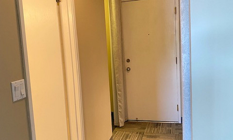 Merritt: 1 Bed 1 Bat...