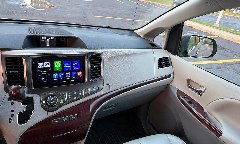 2011 Toyota Sienna X...