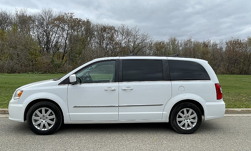 2015 Chrysler Town A...