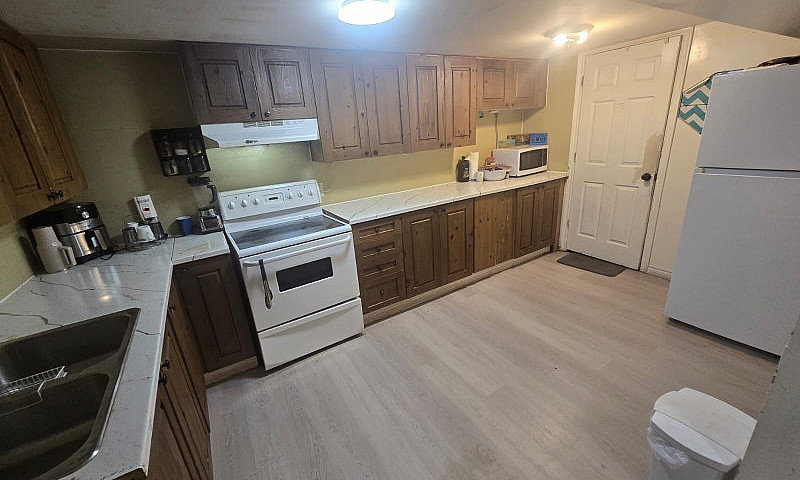 3 Bedroom Besmant Ap...