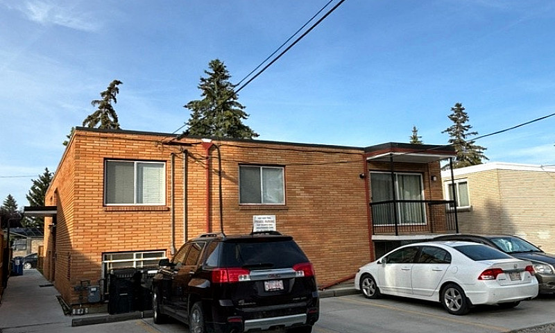 Bowtrail 1Bdrm Apart...