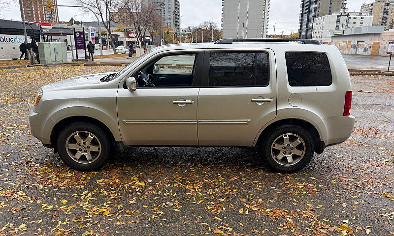 Mint Honda Pilot...