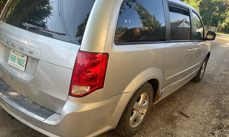 2011 Grand Caravan 1...