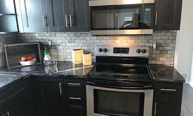 Spacious 1 Bed Port ...