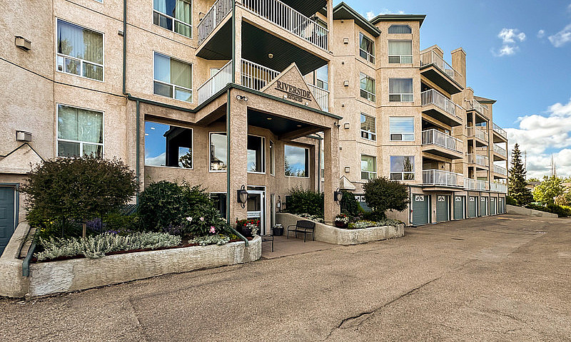 Comfortable 2-Bed W/...