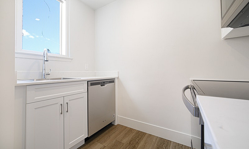 Beautiful 1 Bedroom ...