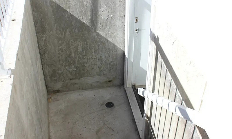Legal 2Bdrm Suite Nw...