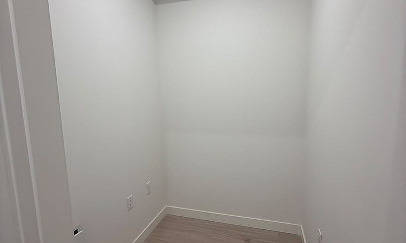 Brand New 2 Bed + De...