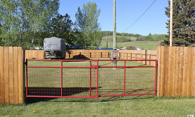 Large Fenced Lot (X4...