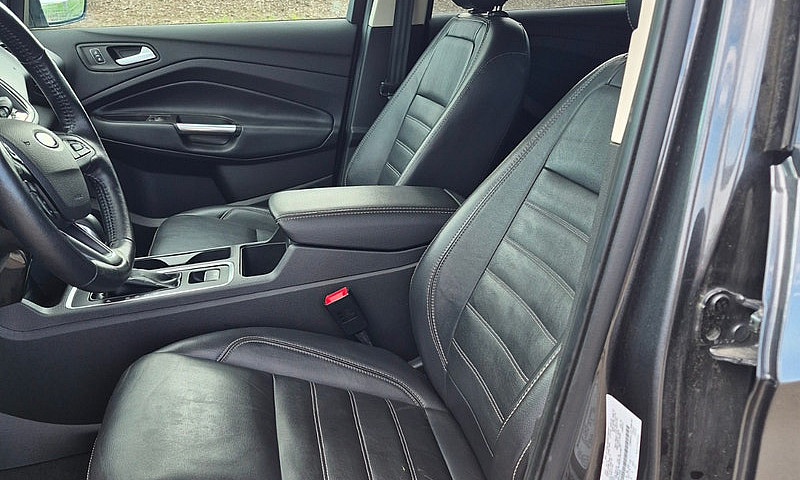 2019 Ford Escape Tit...