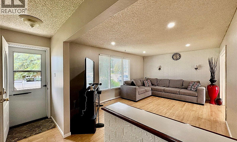 House 4 Sale In Mack...