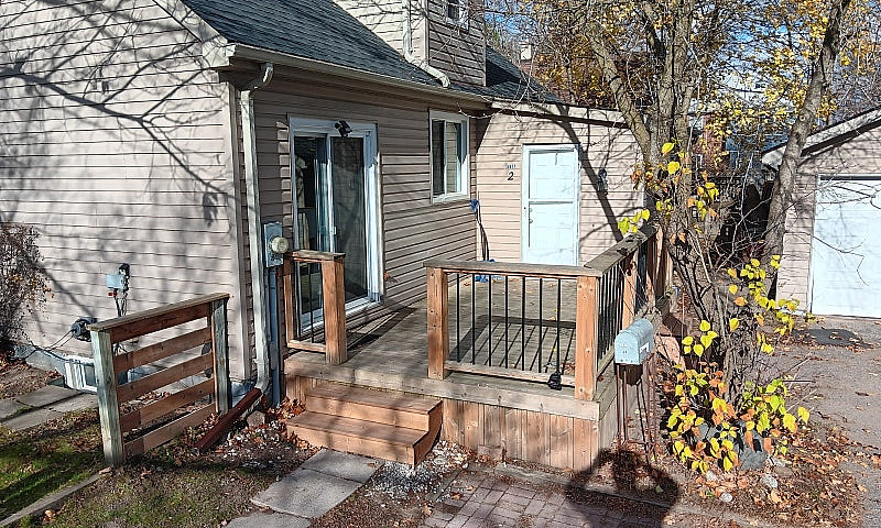 Cozy Second Floor Fl...