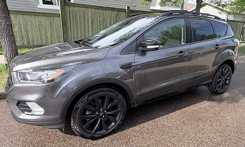 2017 Ford Escape Tit...