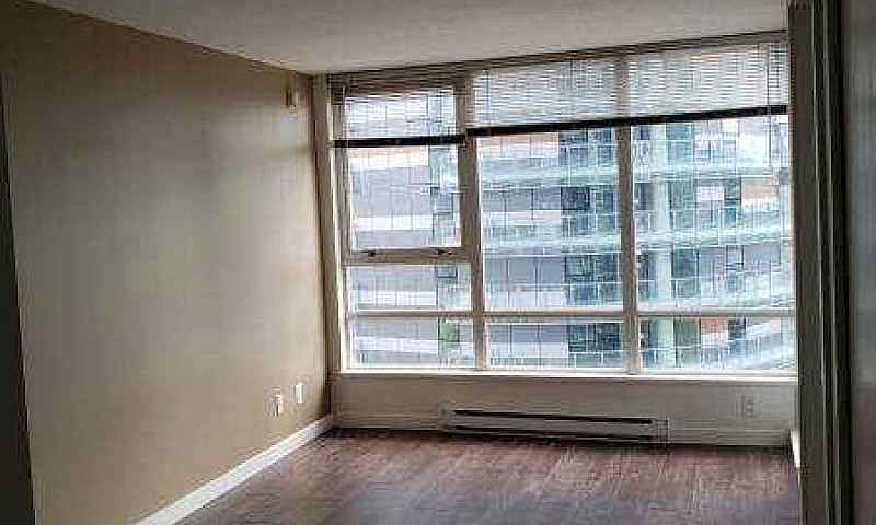 Bright 1-Bedroom Con...