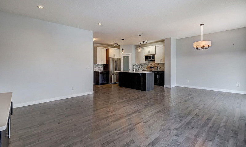 3.5Br   2.5Bath Open...