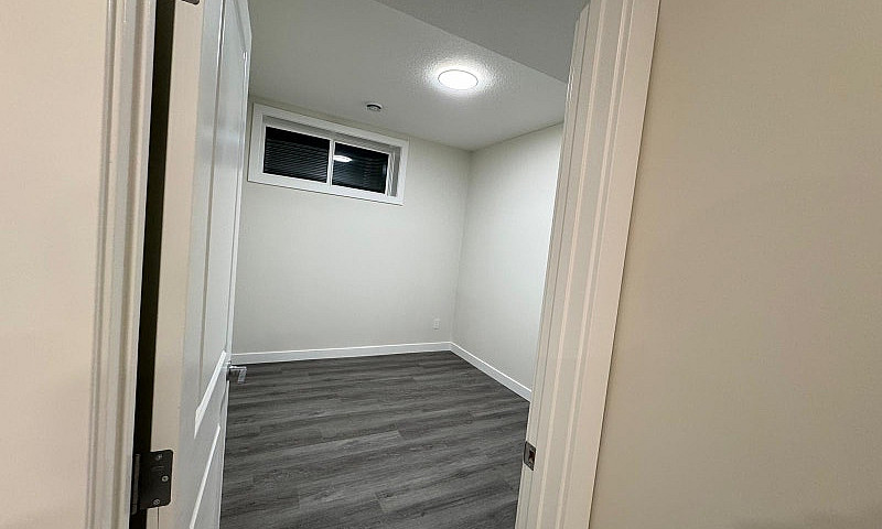 2 Bedroom Basement F...