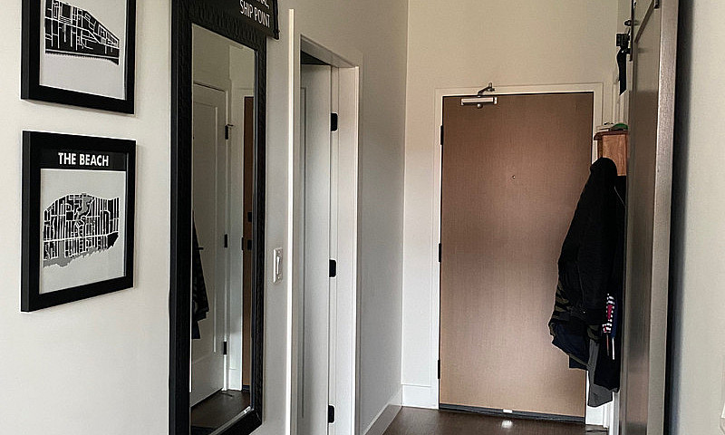 Bright 1 Br Condo - ...