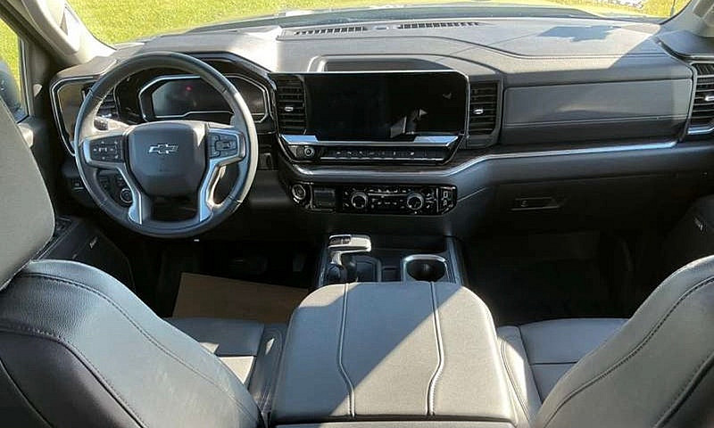 2025 Chevrolet Silve...