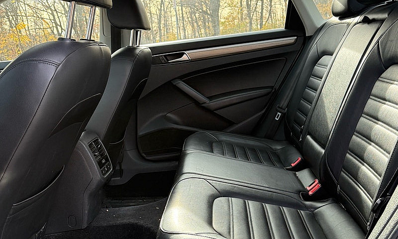 2016 Volkswagen Pass...