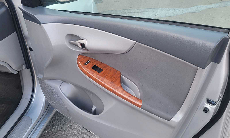 Toyota Corolla 2010...