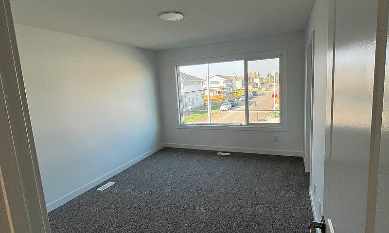 3 Bedrooms Apartment...