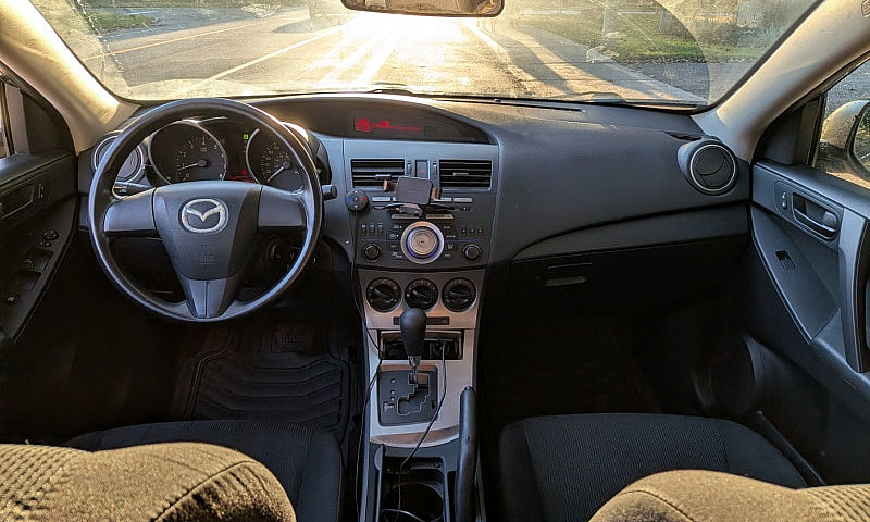 2011 Mazda3...