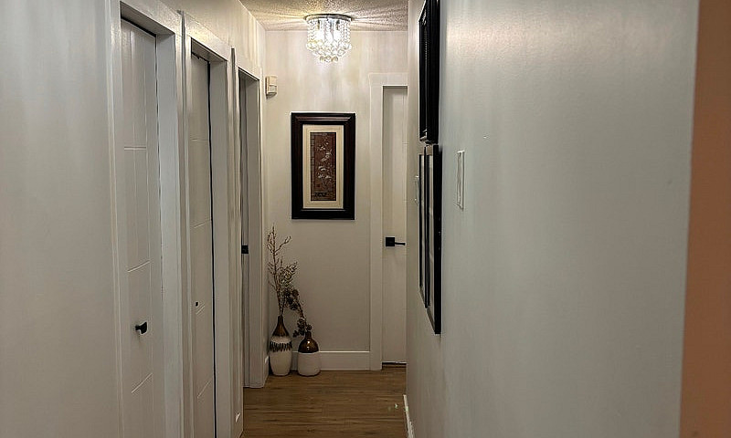 6 Bed 3 Bath West Ab...