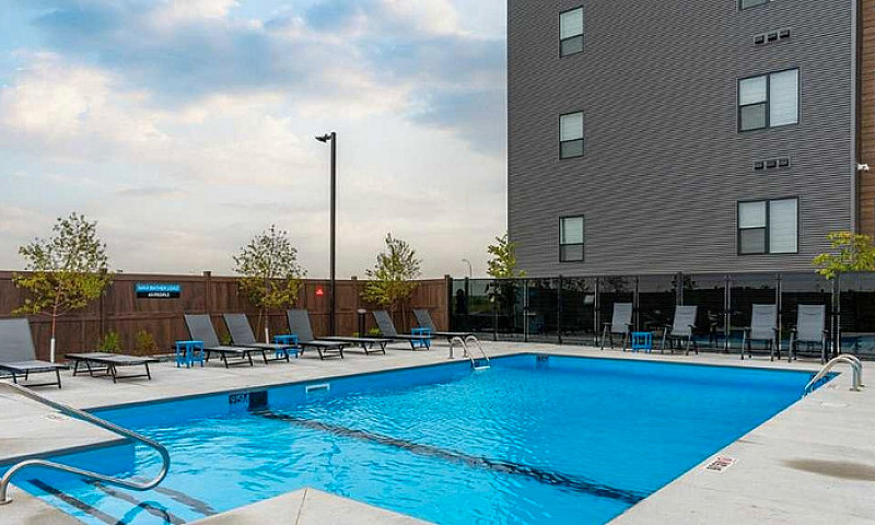 Sublet 3Bed+Den/Stor...