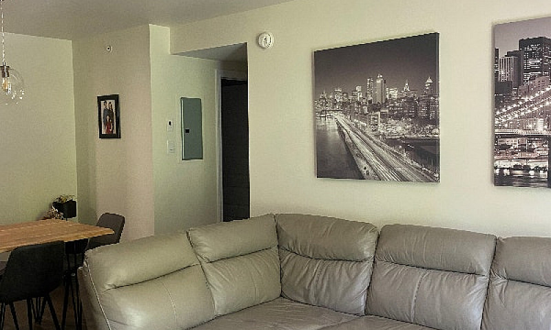 Condo À Louer...