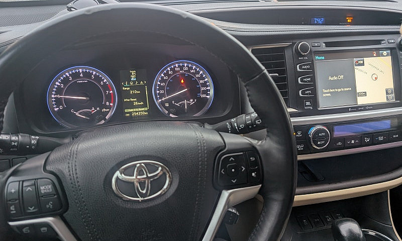 2016 Toyota Highland...