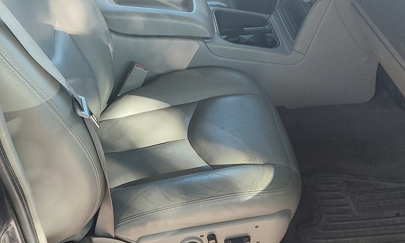2005 Chev Avalanche...