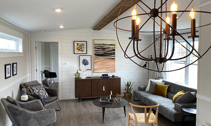 New 3 Bdrm Fancy Min...