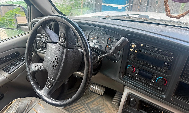 2005 Chevy Avalanche...