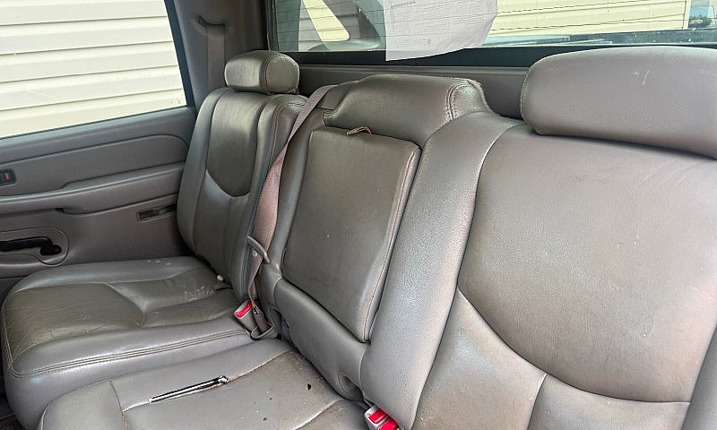 2005 Chevy Avalanche...