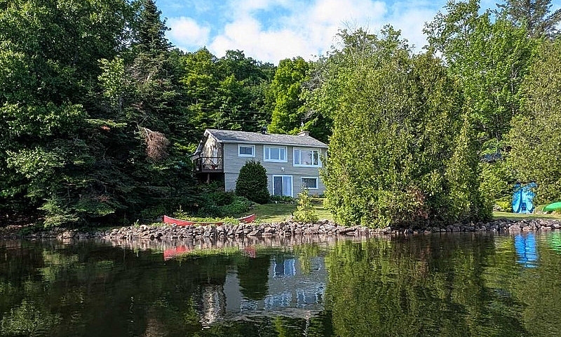 Upper Island Lake Wa...