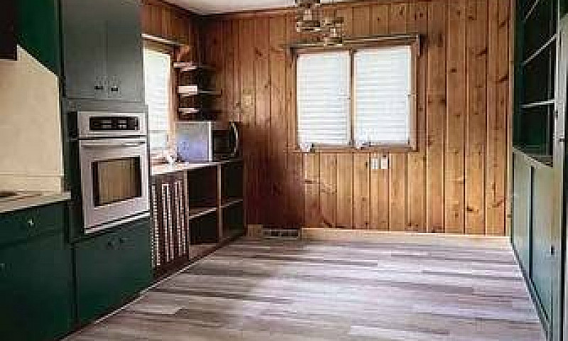 2 Bed 1 Bath House F...