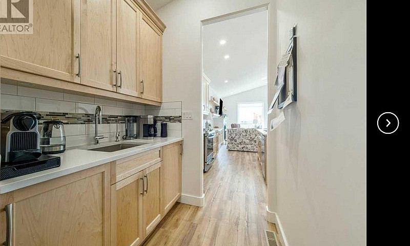 5Yr Young  4000 Sqft...