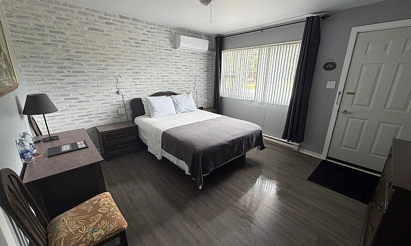 Bachelor Motel Room ...
