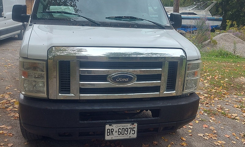 Ford Econoline 250 C...