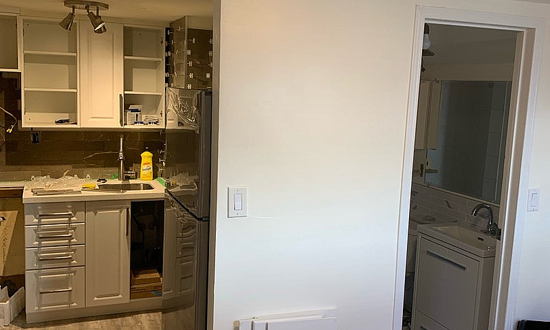 1 Bedroom Basement B...