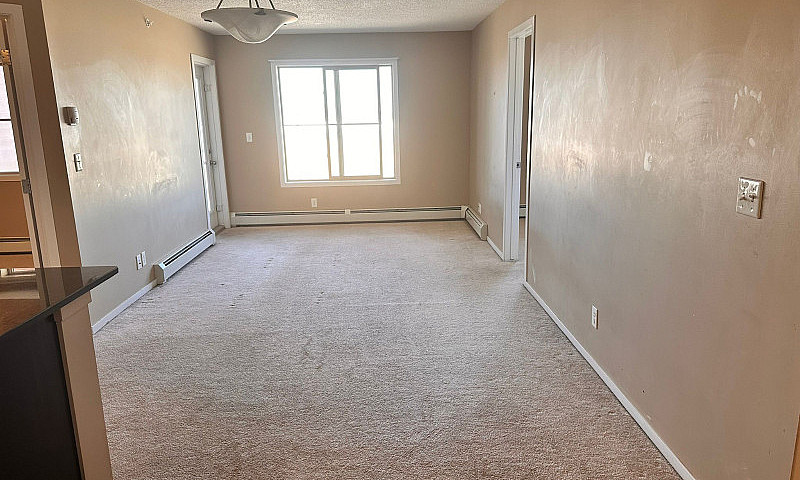 Top Floor Condo 2 Be...
