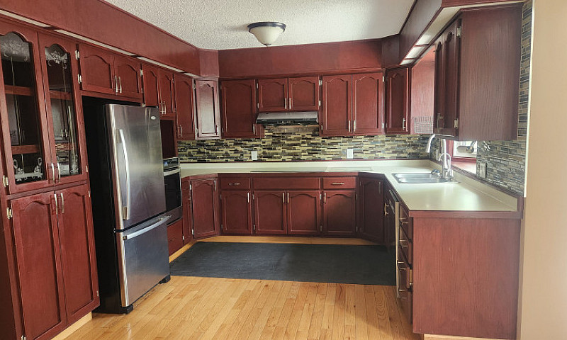  For Rent: Beautiful...