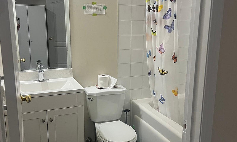 $900 A Bedroom Washr...