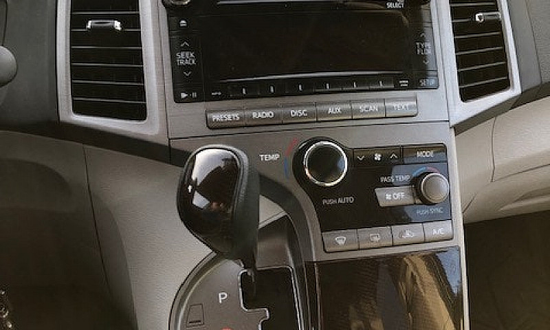 Toyota Venza  2011  ...