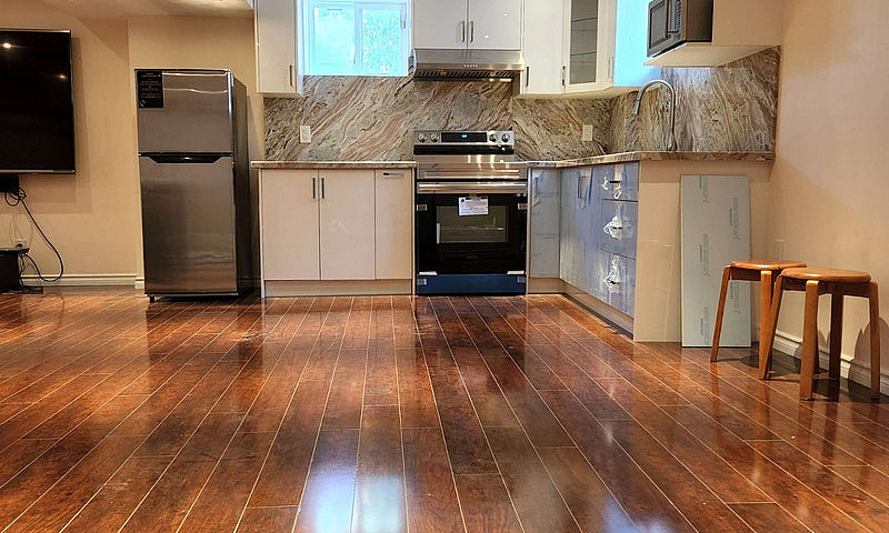 Bright 2-Bedroom Bas...