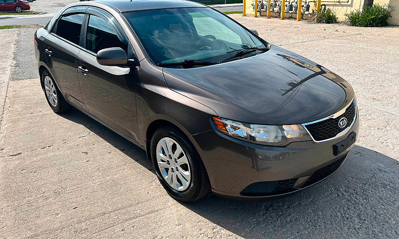  2013 Kia Forte Safe...